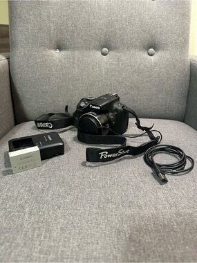 Like new Canon Black PowerShot SX50 HS Camera with Charger, Battery, & USB Cable